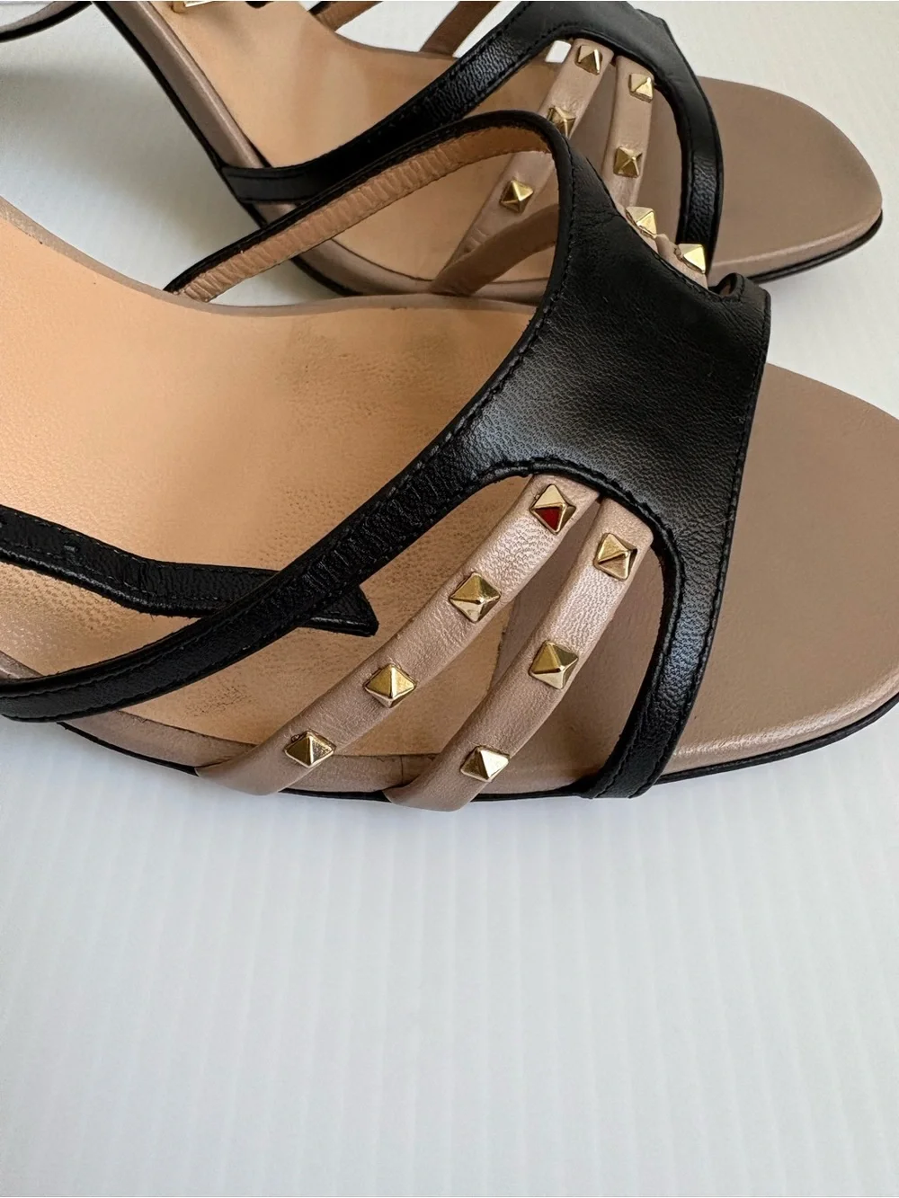 VALENTINO GARAVANI Rockstud Strappy Ankle Wrap Heels Sandals Size 40.5 - EUC